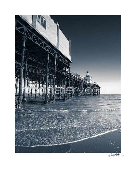 Photograph of Hastings Pier by photographer Jon 'Huldrick' Wilhelm.