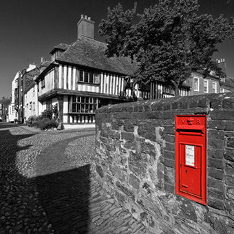 Photograph of Victorian Postbox in Rye, East Sussex by Hastings Photographer Jon "Huldrick' Wilhelm.