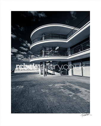 Photograph of the De La Warr Pavilion, Bexhill by Hastings Photographer Jon "Huldrick' Wilhelm.